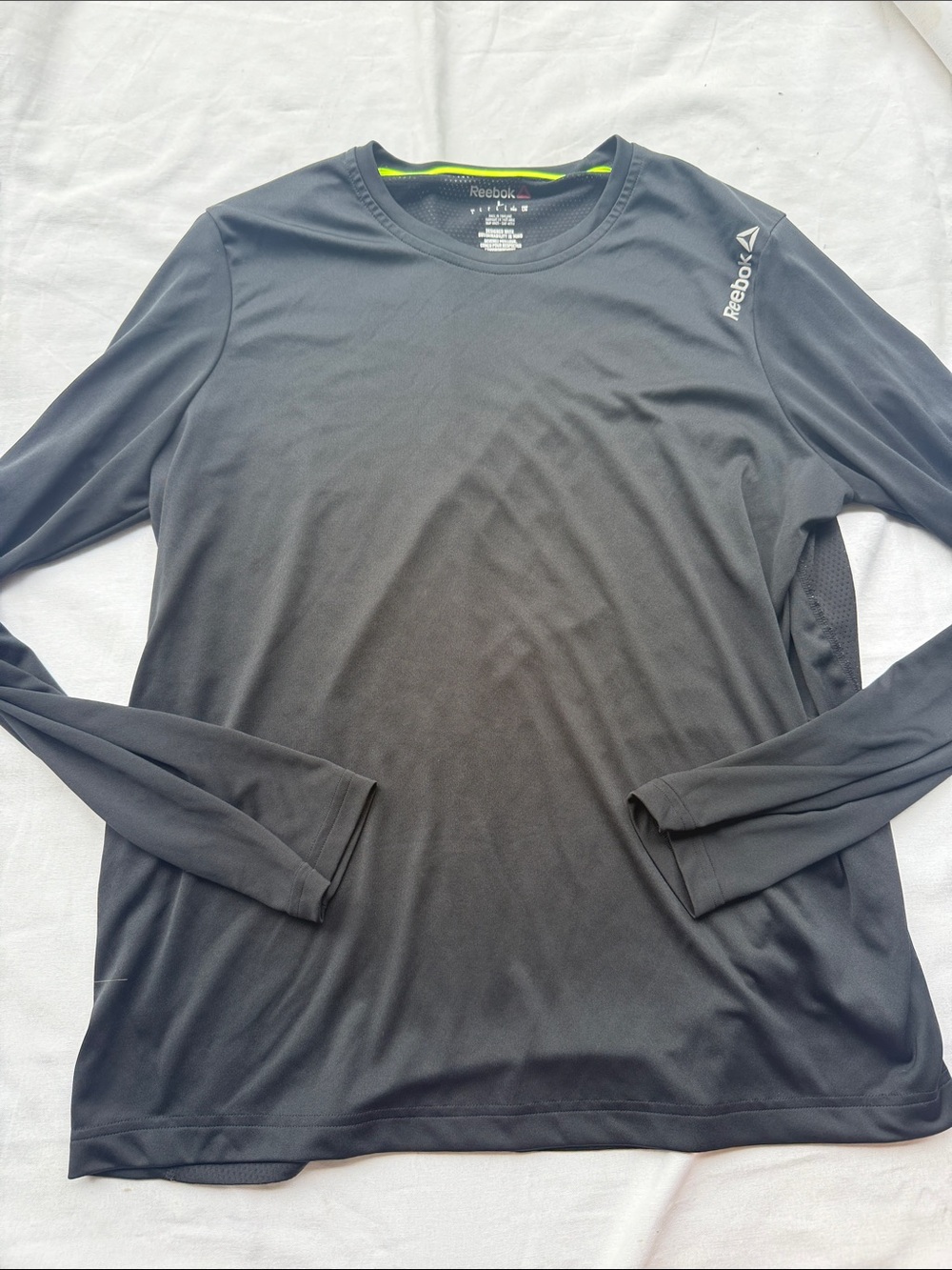 Reebok Men's Long-Sleeve Speed Wick Athletic Tee in Black